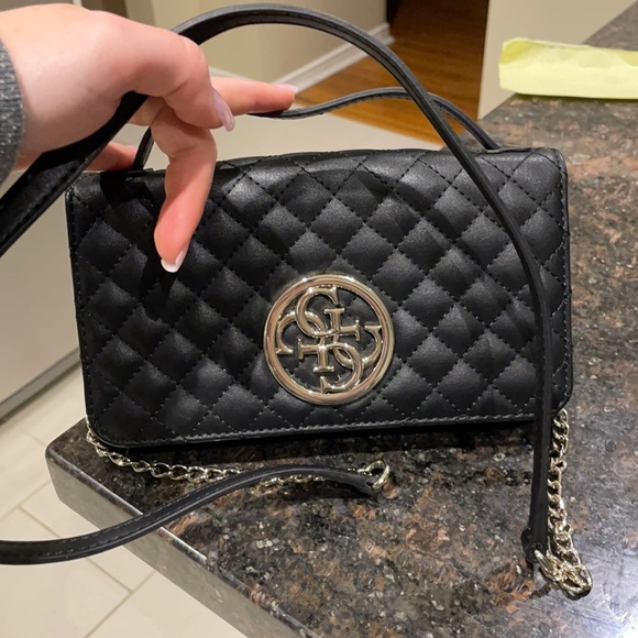 100% Authentic Guess black crossbody purse - Picture 1 of 8